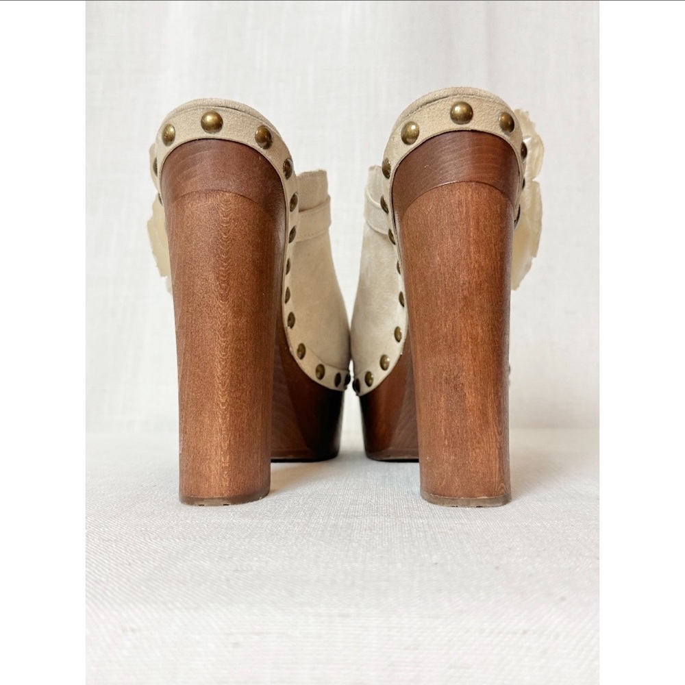 CHANEL Bridal Cream Floral Platform Clogs - Picture 10 of 13